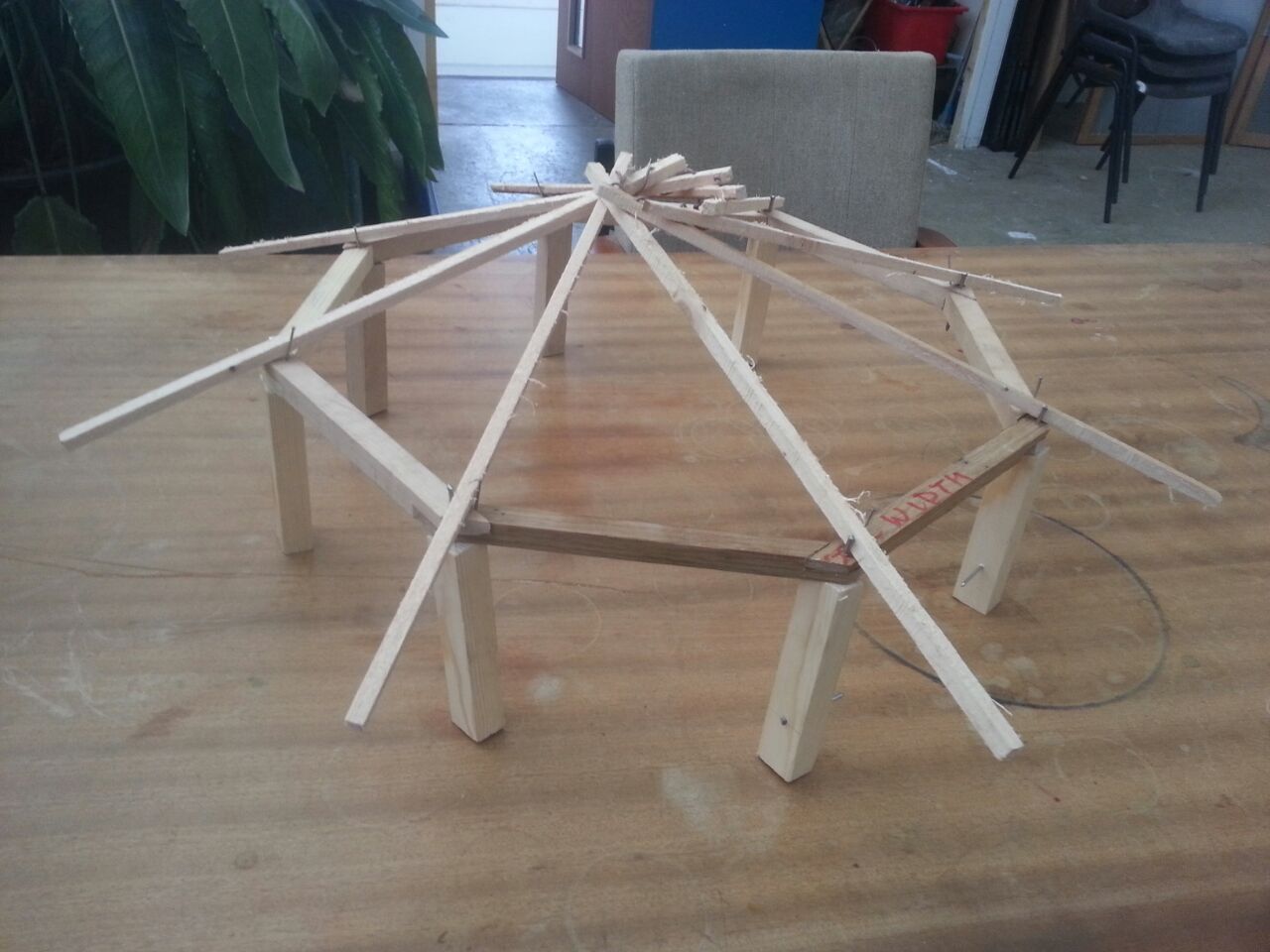 Model Edventure roundhouse